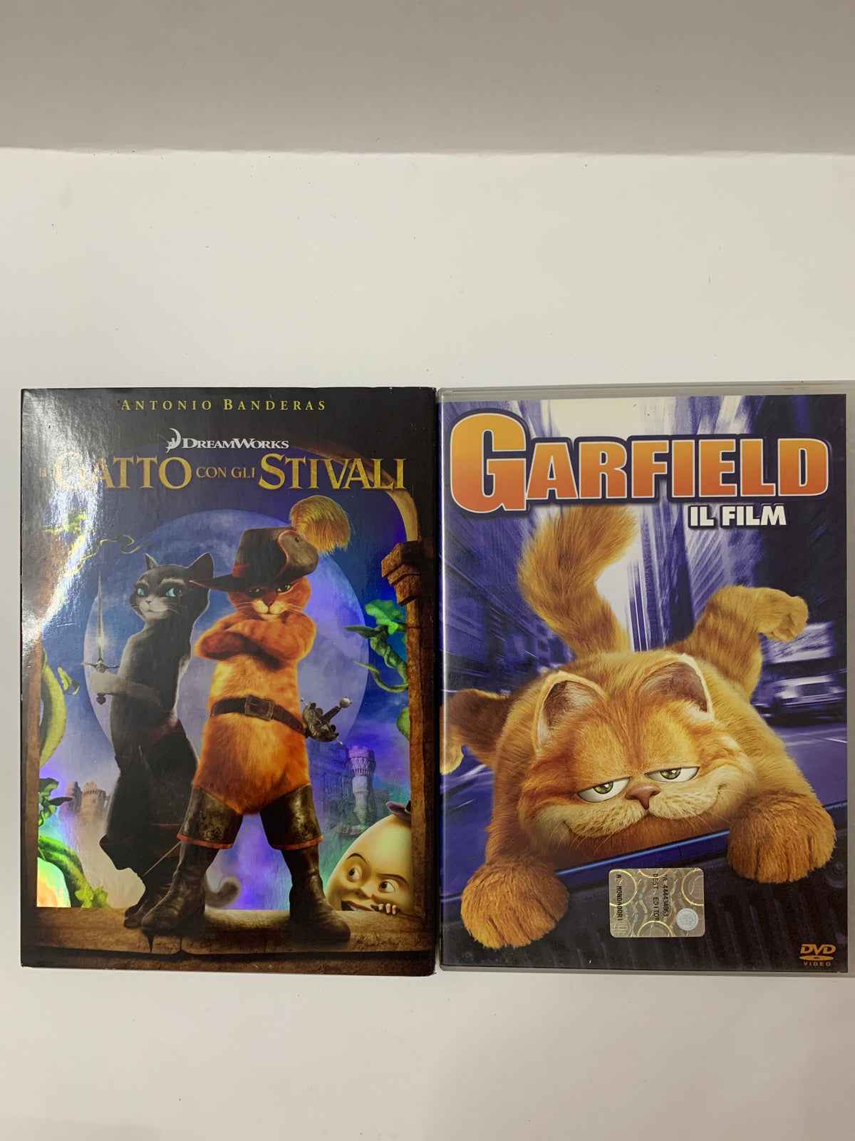 Lotto 2 DVD Film Animazione - Il Gatto con gli Stivali e Garfield Il Film