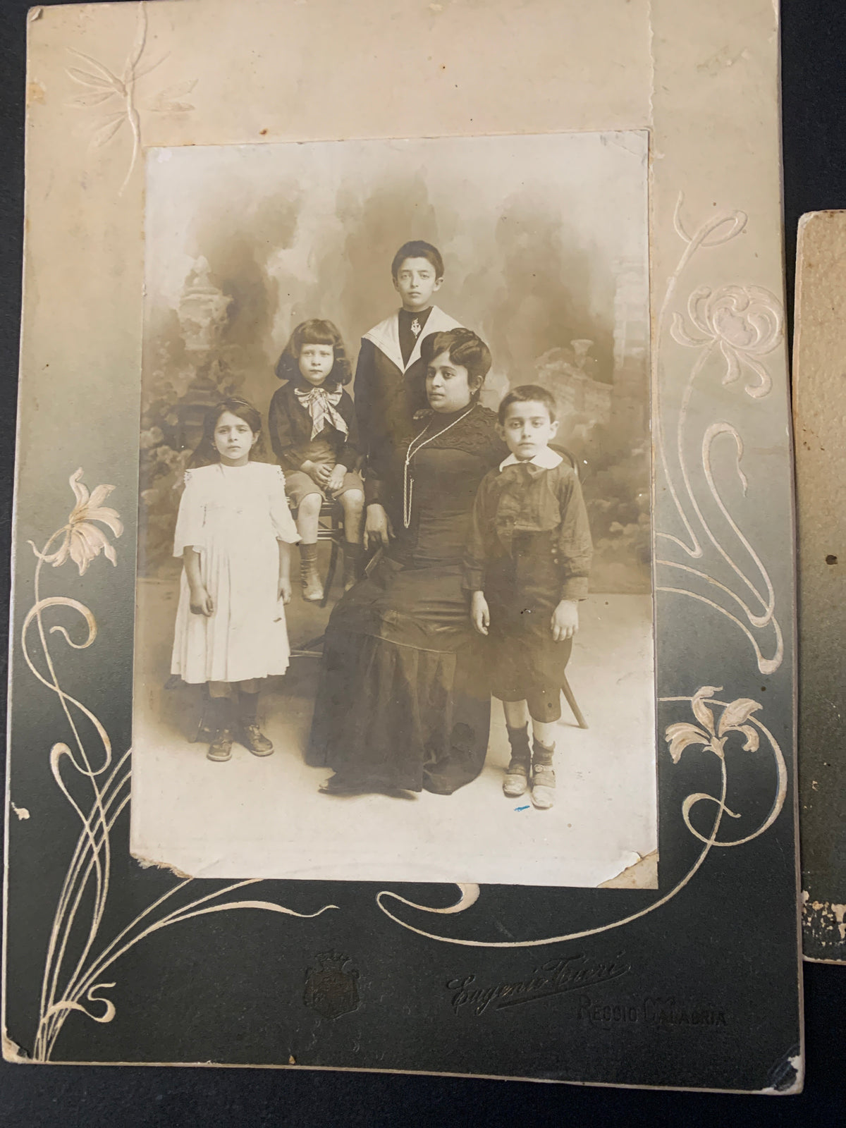 Lotto 2 Antiche Fotografie Gruppo Famiglia e Bambino Studio Eugenio Interdonato Reggio Calabria 1908 D'Epoca