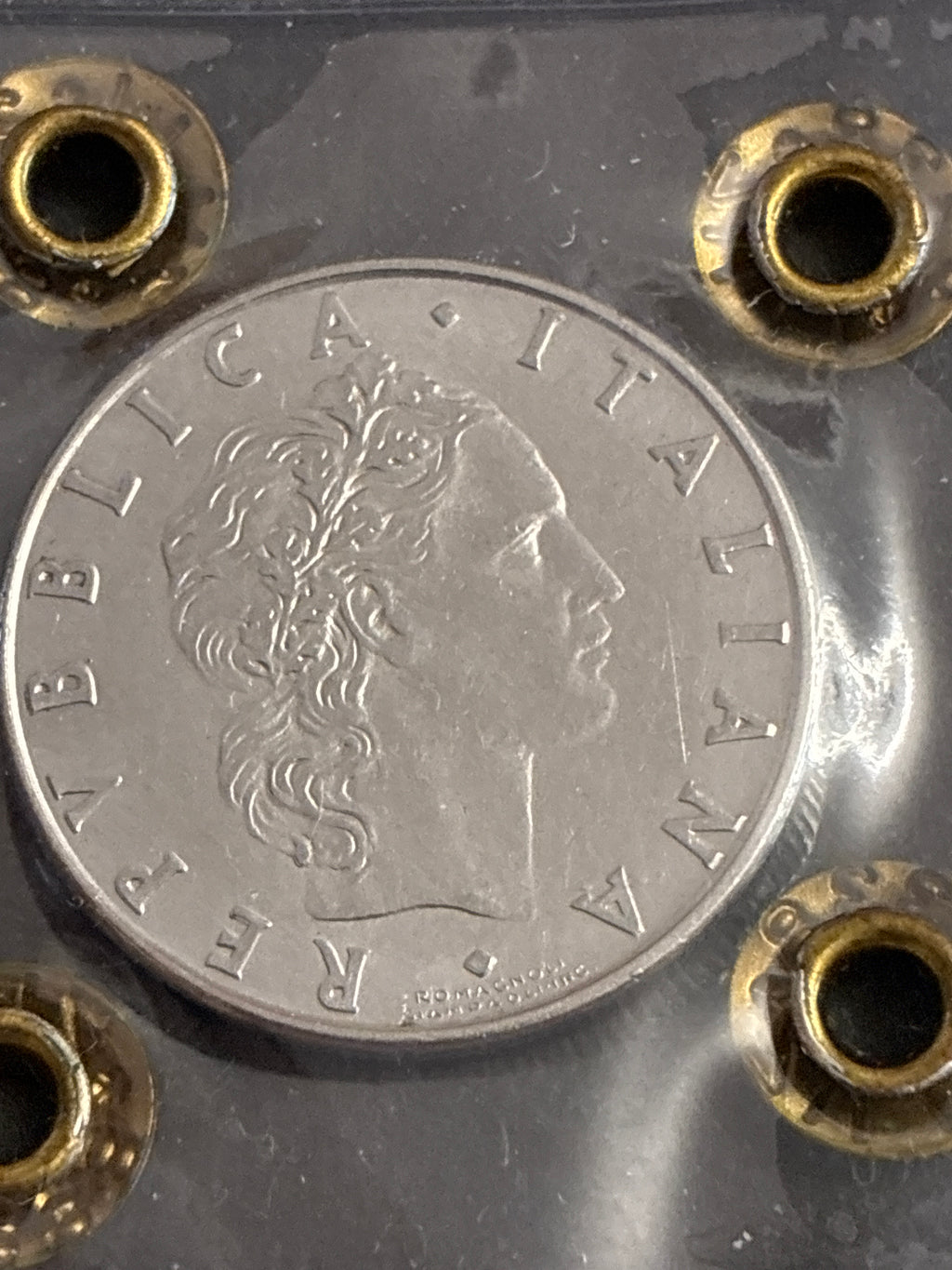 50 Lire Vulcano del '88 Periziata con Errore di Conio Slittamento del Tondello sui Nr della Data a Sx