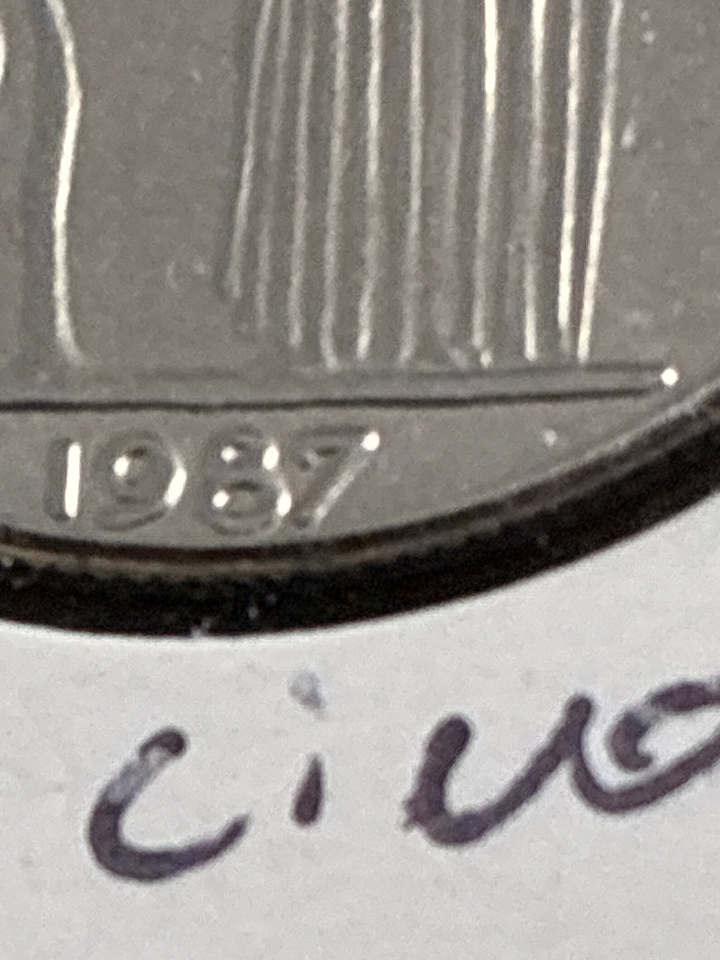 100 lire del 1987 Minerva variante errore di conio cifra 7 a uncino fdc nc