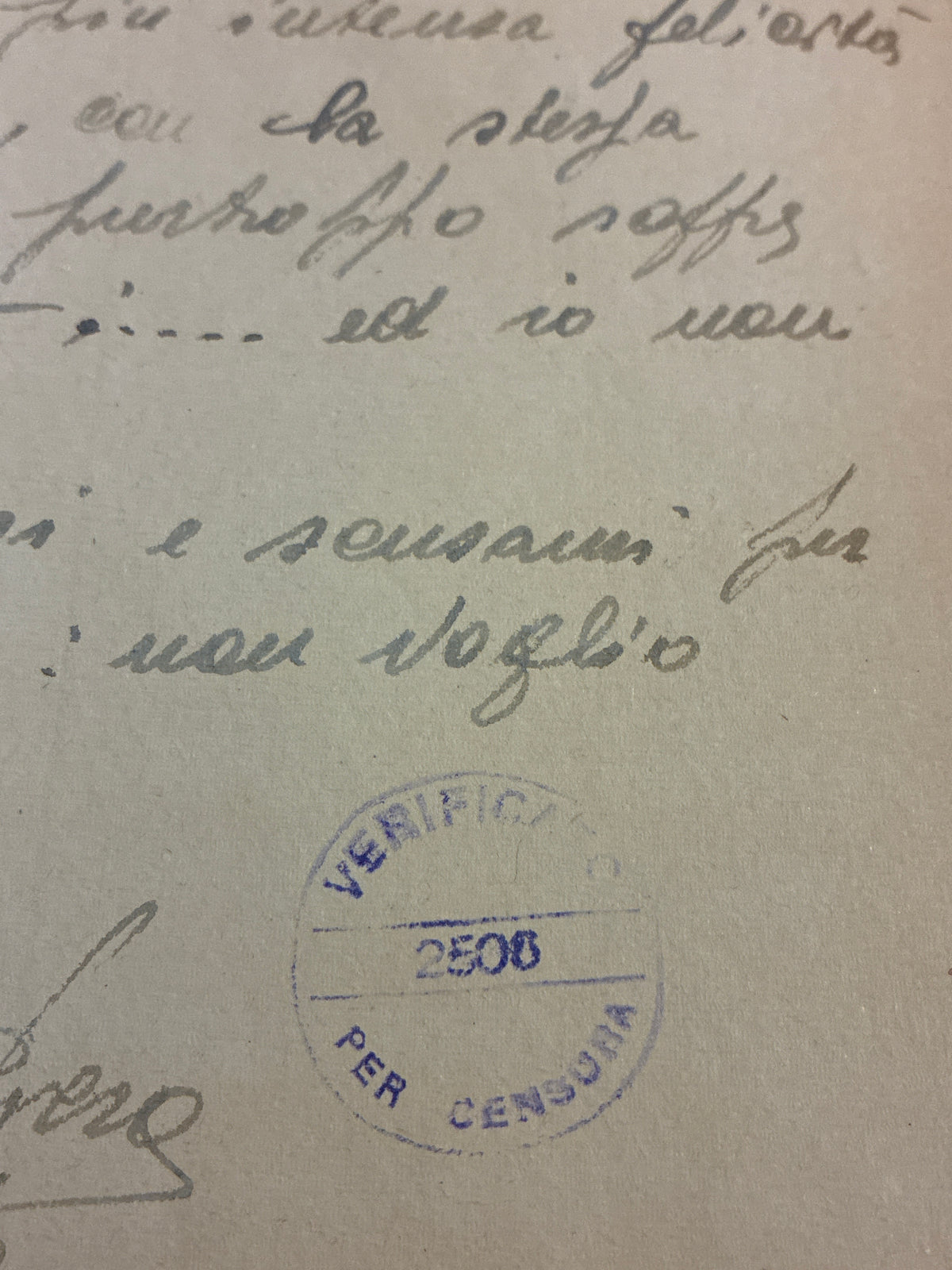 Luogotenenza: lettera ordinaria da Taranto a Roma del 19 aprile 1945 affrancata con un valore da 2 Lire rosso mattone della serie Imperiale con effigie dell'Italia Turrita e sottoposta a censura militare con timbro verificato 2500