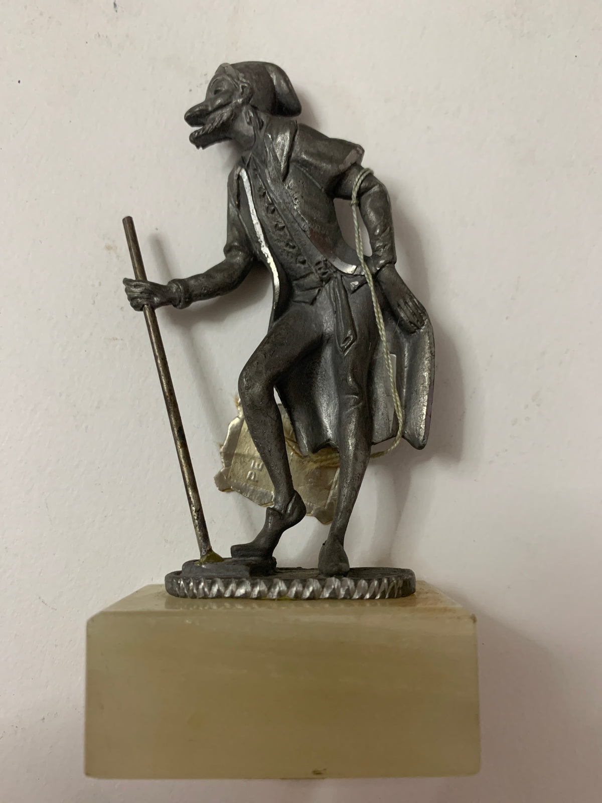 Coppia di Statuette Vintage in Peltro Cesellato su Base in Onice/Alabastro - Maschere della Commedia dell'Arte