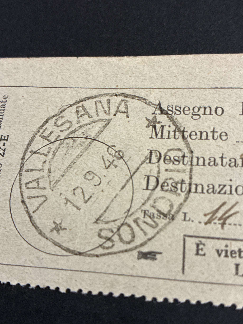 Ricevuta storica del 1948 di una corrispondenza raccomandata Modello 22-E spedita dall'ufficio postale di Vallesana (Sondrio) a Bormio.