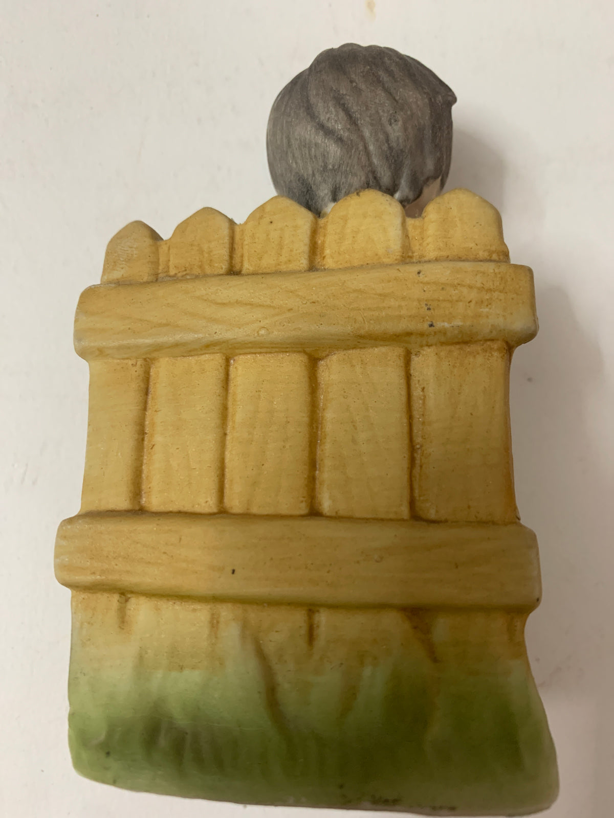Statuetta Vintage in Porcellana Bimbo con Cagnolino e Staccionata