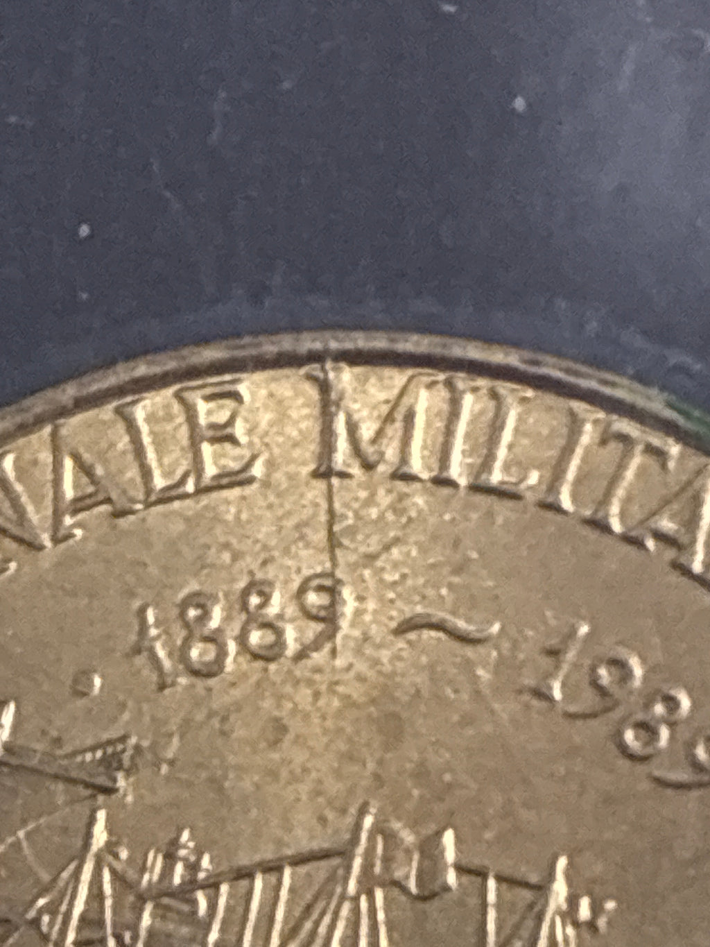 200 Lire Arsenale Taranto dell'89 Periziata con Errore di Conio Riga in Rilievo SPL