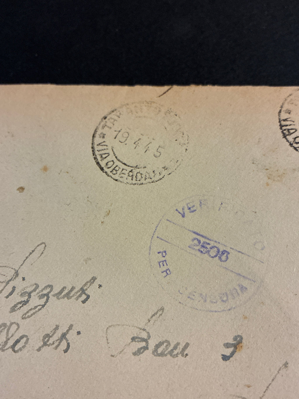 Luogotenenza: lettera ordinaria da Taranto a Roma del 19 aprile 1945 affrancata con un valore da 2 Lire rosso mattone della serie Imperiale con effigie dell'Italia Turrita e sottoposta a censura militare con timbro verificato 2500