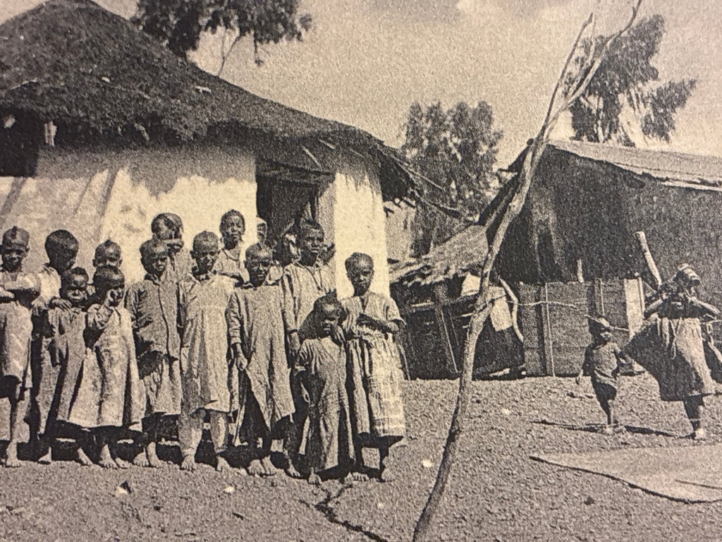 Rara cartolina d'epoca coloniale fotografica (tipo Fotoseta) dell'Eritrea, viaggiata nel 1937 con interessante documento di storia postale