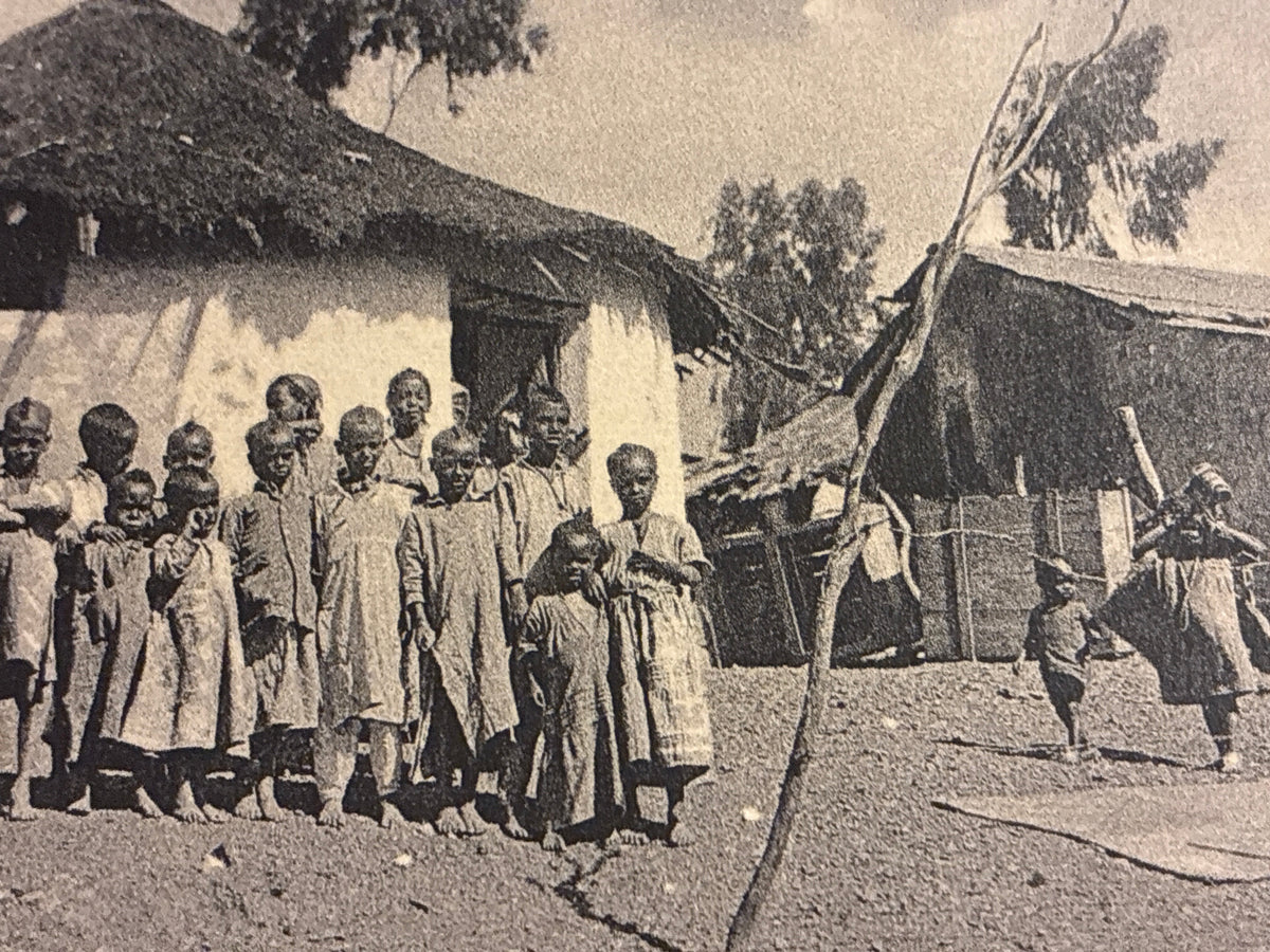 Rara cartolina d'epoca coloniale fotografica (tipo Fotoseta) dell'Eritrea, viaggiata nel 1937 con interessante documento di storia postale