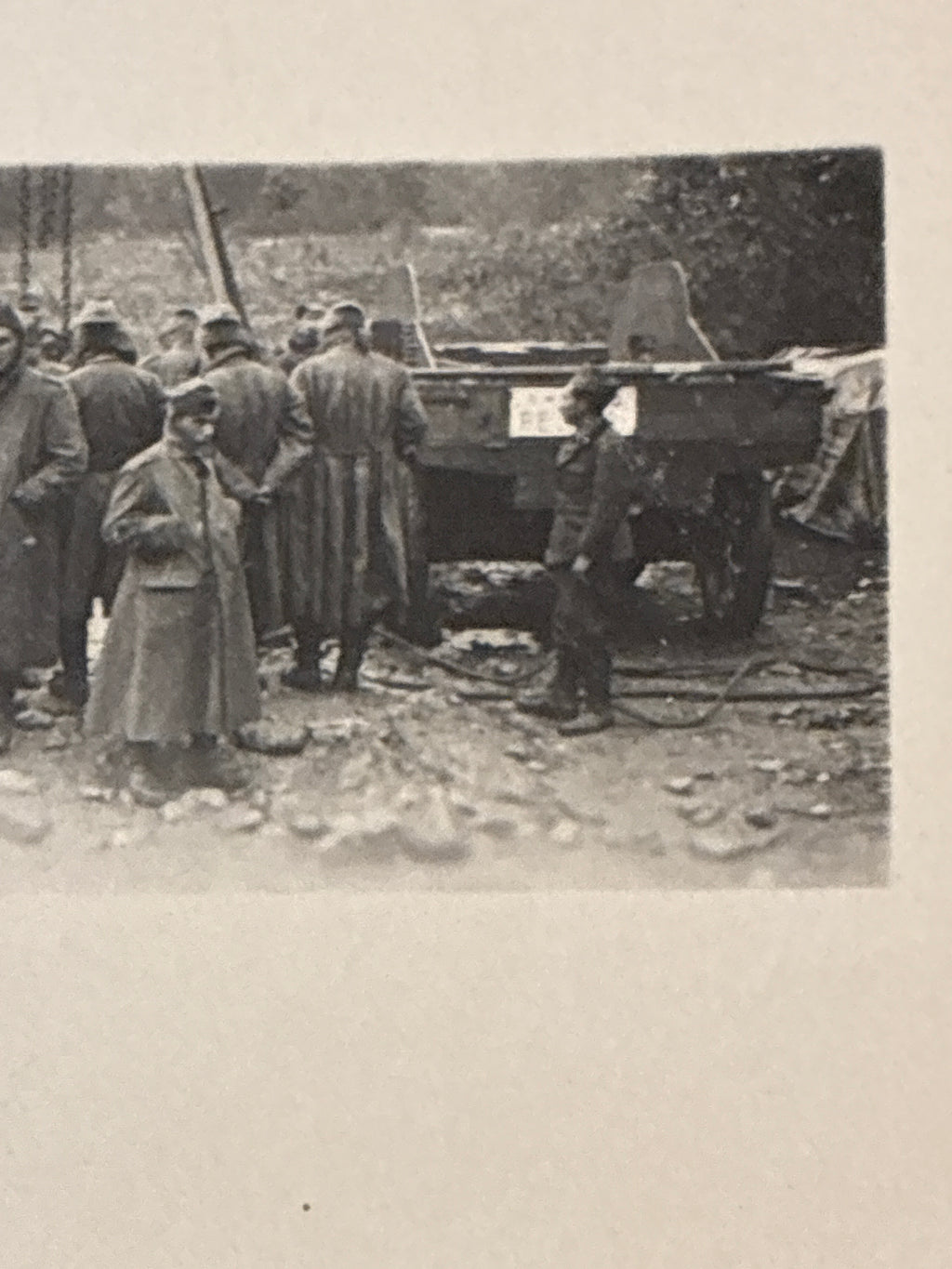 Foto Personale Regio Esercito in Cappotto e Macchinario Militare Carlo Dabalà