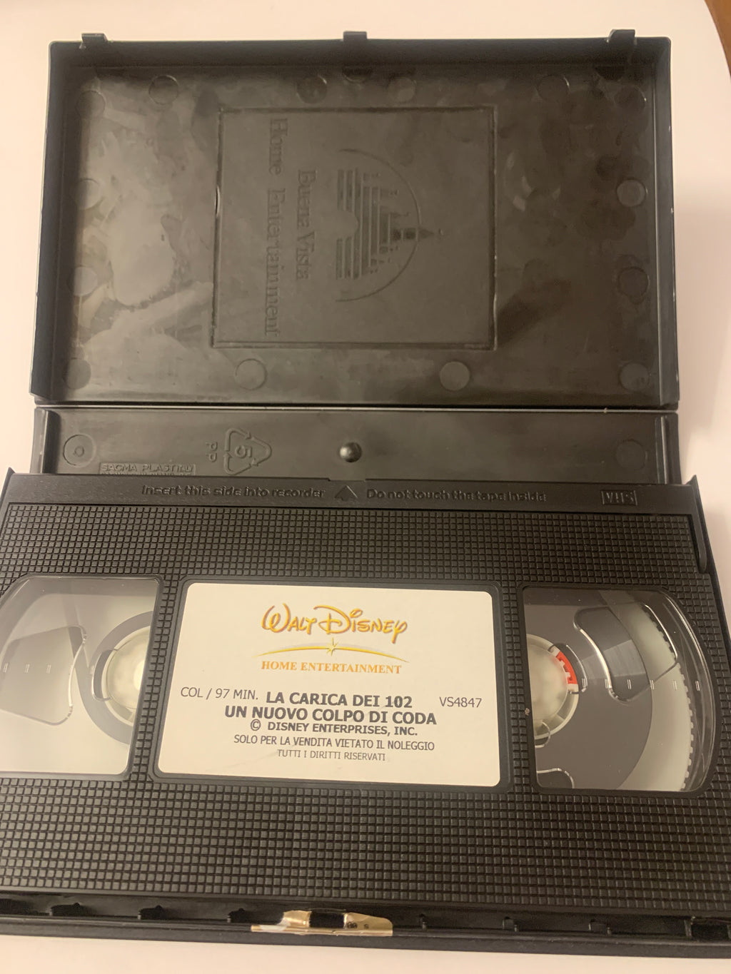 Lotto 2 VHS Disney "102 La carica dei 101" e "Pocahontas II - Viaggio nel Nuovo Mondo"