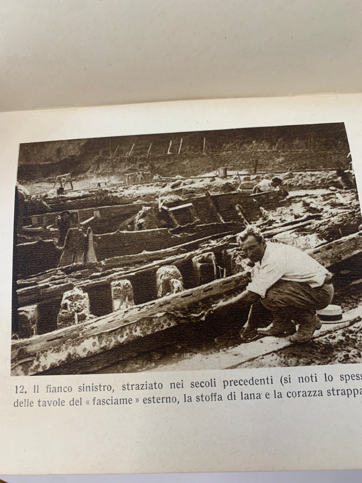 Libretto L'Arte per Tutti - La Prima Nave Imperiale del Lago di Nemi - Prof. Ugo Antonielli - Istituto LUCE
