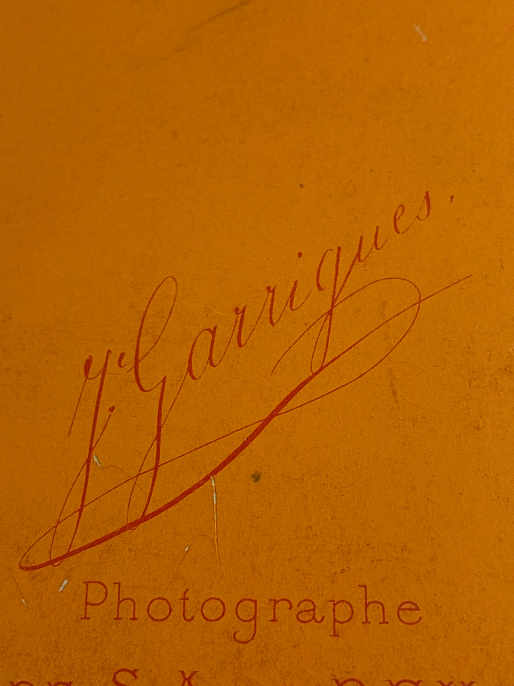 Antica fotografia Carte de Visite CDV uomo in costume tradizionale arabo Tunisia fine 800 firmata J Garrigues photographe de SA Le Bey de Tunis