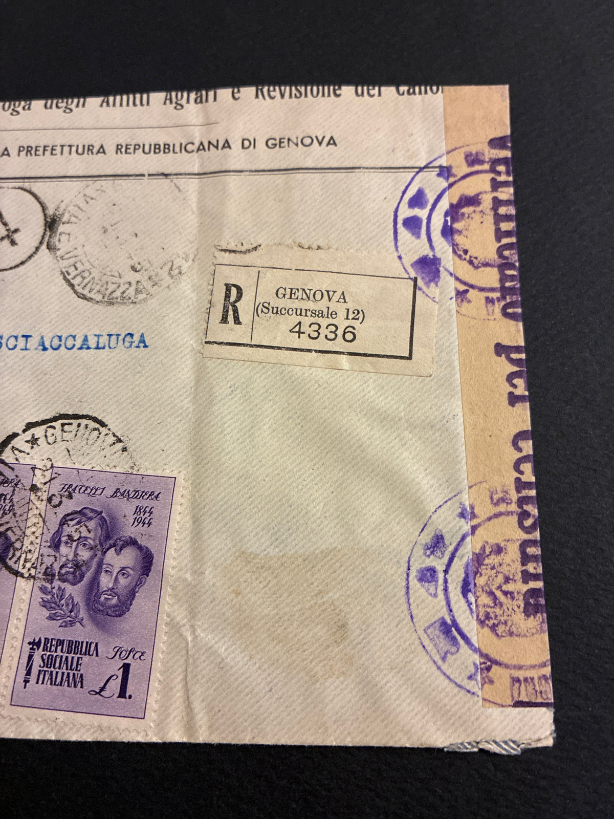 Repubblica Sociale Italiana: lettera raccomandata da Genova per città del 21 marzo 1945 affrancata con coppia orizzontale da 1 Lira della serie commemorativa Fratelli Bandiera in esatta tariffa da 2 Lire e con timbro lineare della Prefettura Repubblica