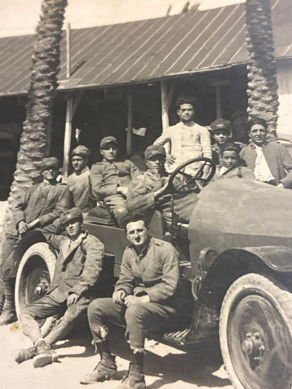 Cartolina Fotografica Militare Regio Esercito Anni '20/'30 - 17° Autoreparto Ufficiali su Automezzo d'Epoca - Rara Non Viaggiata