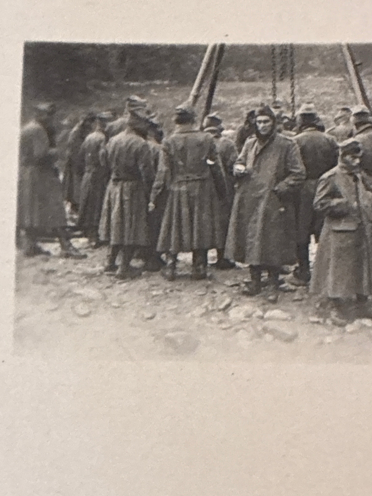 Foto Personale Regio Esercito in Cappotto e Macchinario Militare Carlo Dabalà