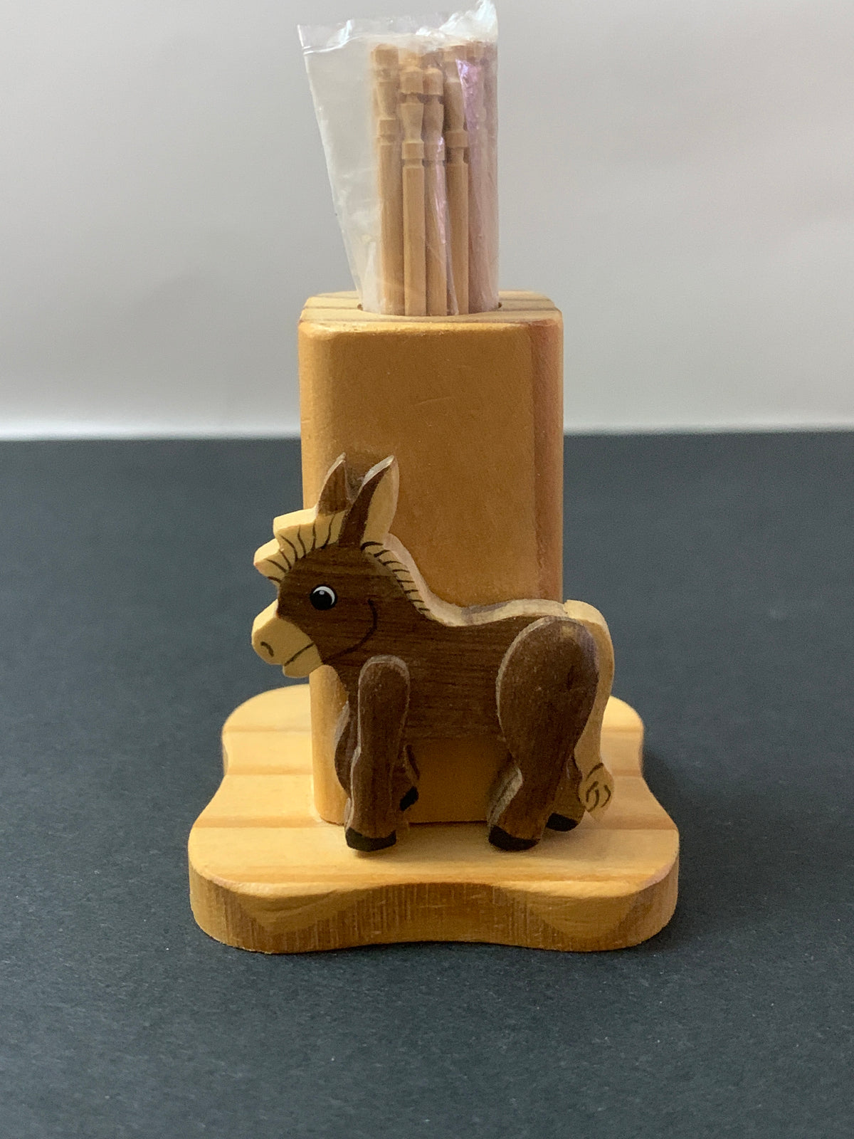 Porta stuzzicadenti vintage in legno intagliato con asinello souvenir artigianale
