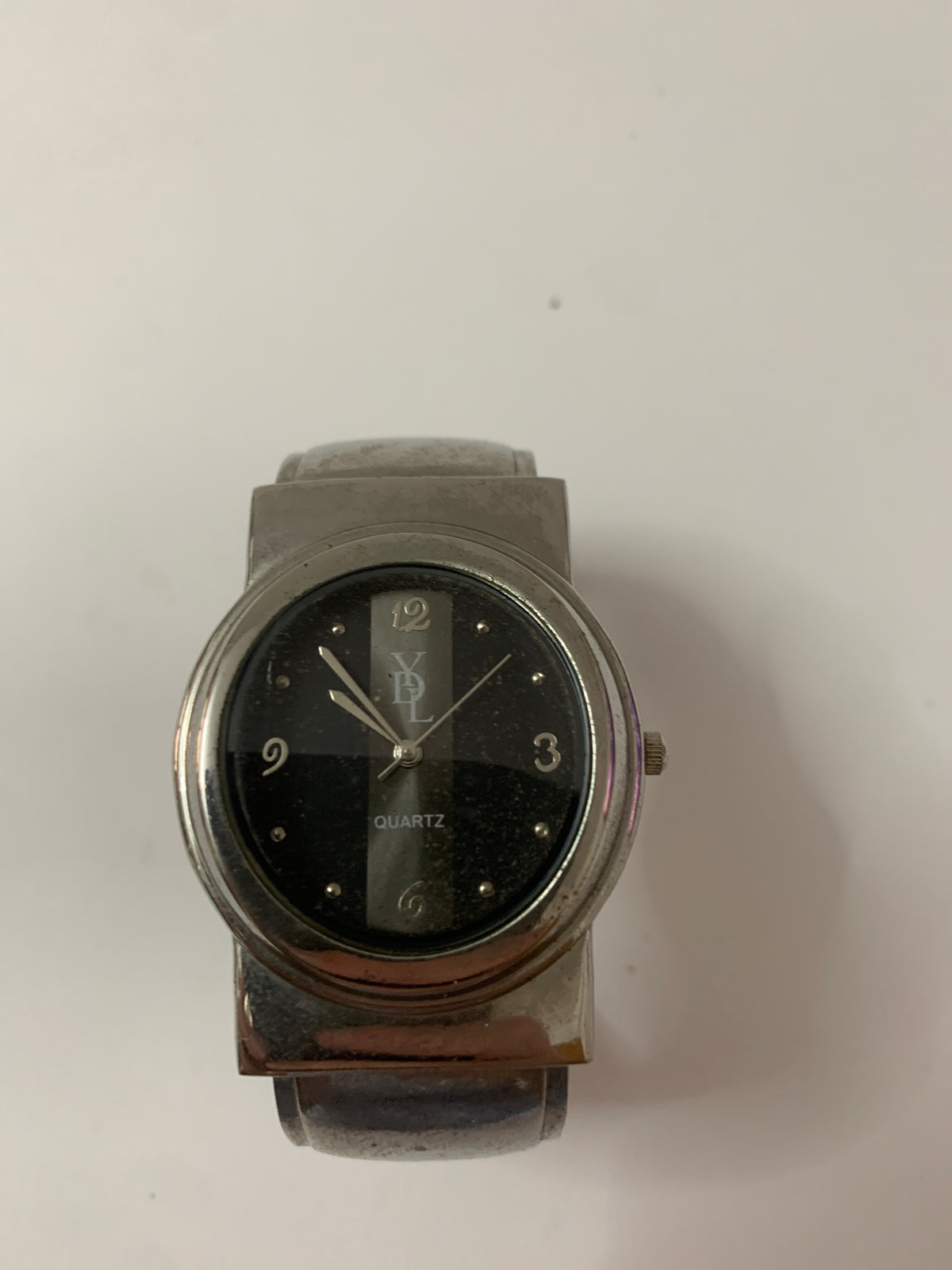 Orologio da donna vintage con bracciale rigido a schiava quadrante nero al quarzo