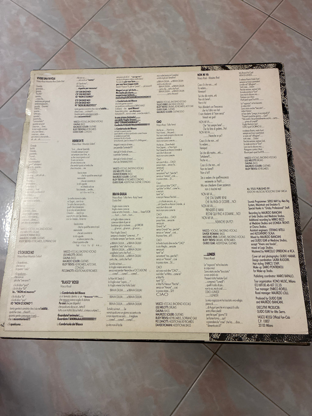 Vasco Rossi – "C'è chi dice no" (LP originale, 1987 – Etichetta Carosello Records, CLN 25121).