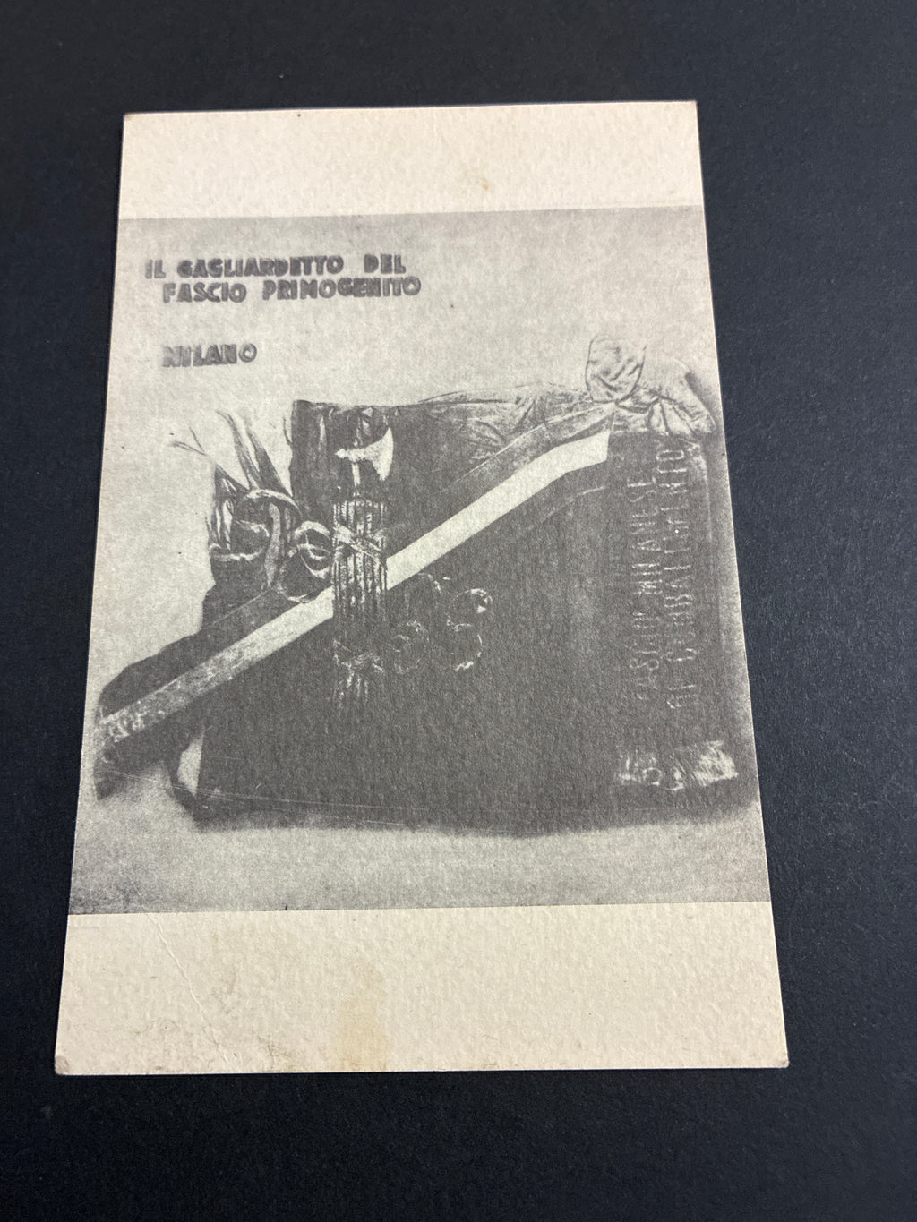 Cartolina Fascismo Il Gagliardetto del Fascio Primogenito Milano Nuova