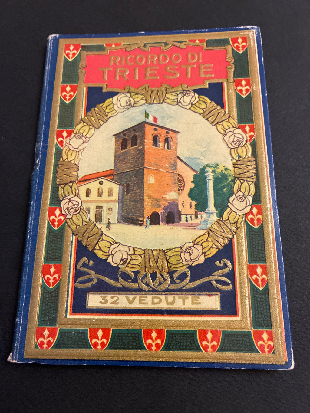 Libretto di cartoline Ricordo di Trieste - Cartoline che compongono 32 Vedute storiche (Edizione Cecami Milano)
