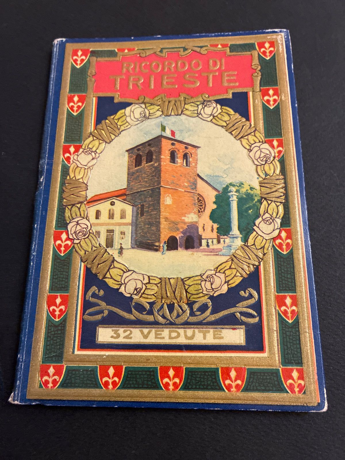 Libretto di cartoline Ricordo di Trieste - Cartoline che compongono 32 Vedute storiche (Edizione Cecami Milano)