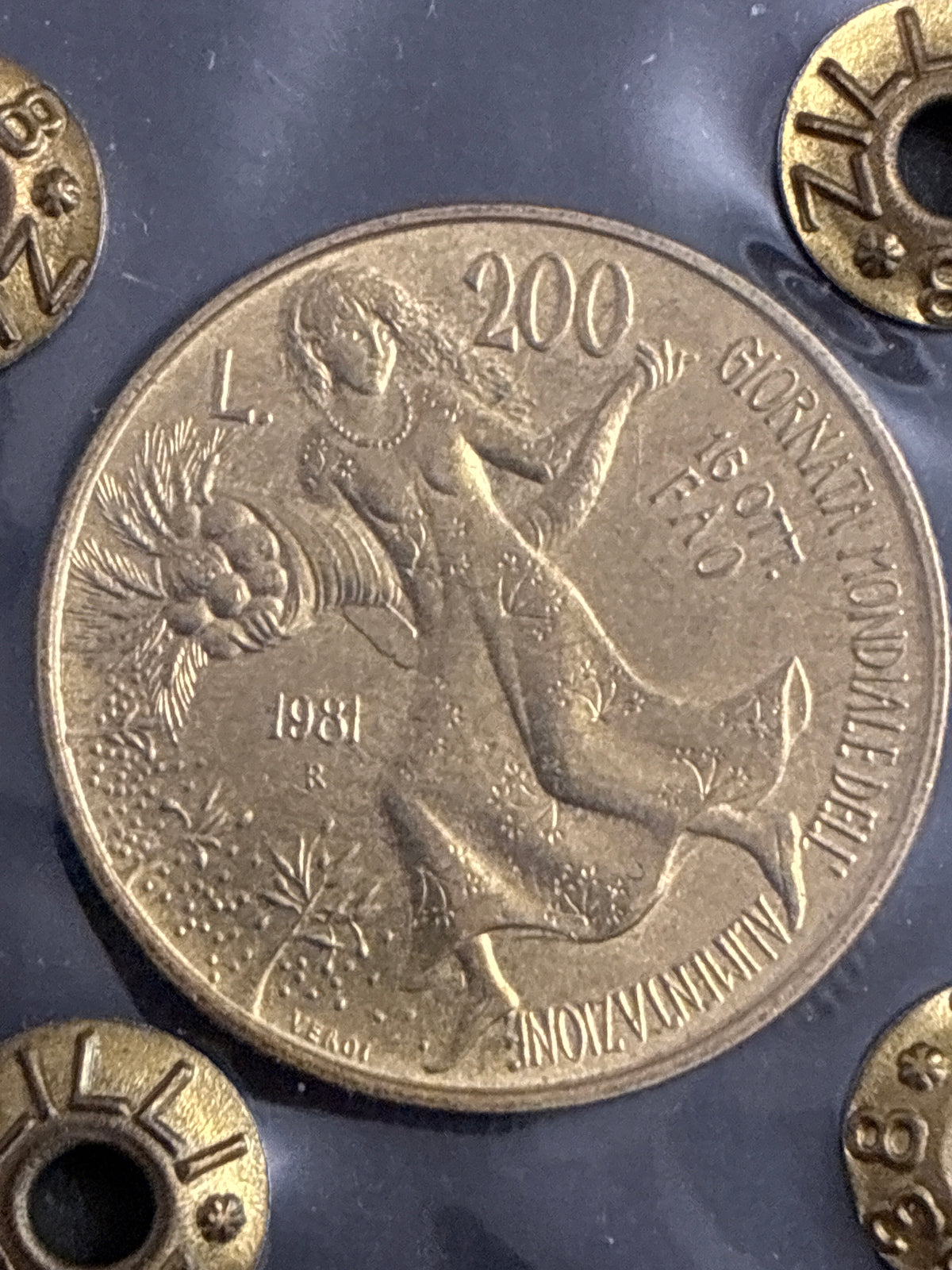 200 Lire Villa Lubin dell'81 Periziata con Errore di Conio Eccesso di Metallo