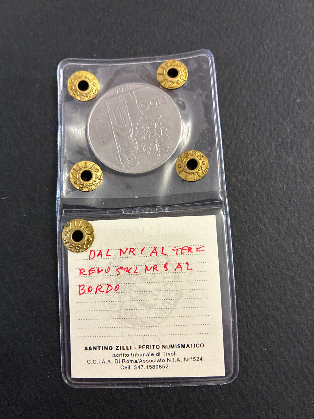 Moneta periziata da 100 Lire 1964 Minerva - Variante con errori di conio "Riga di metallo in rilievo obliqua" e difetti sulla data - Grado BB / NC