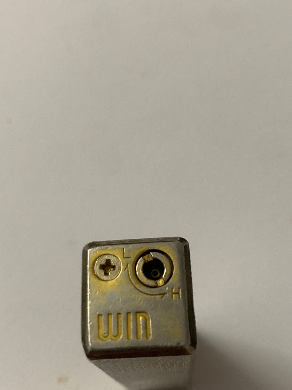 Accendino Vintage WIN a Gas Slim Lavorazione Diamantata