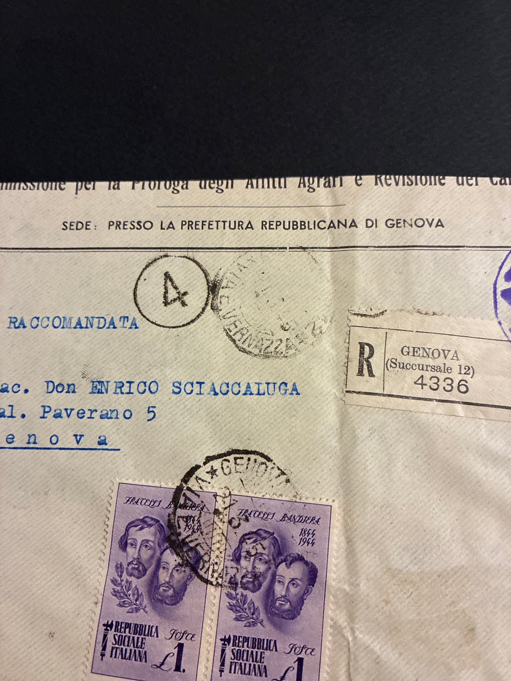 Repubblica Sociale Italiana: lettera raccomandata da Genova per città del 21 marzo 1945 affrancata con coppia orizzontale da 1 Lira della serie commemorativa Fratelli Bandiera in esatta tariffa da 2 Lire e con timbro lineare della Prefettura Repubblica