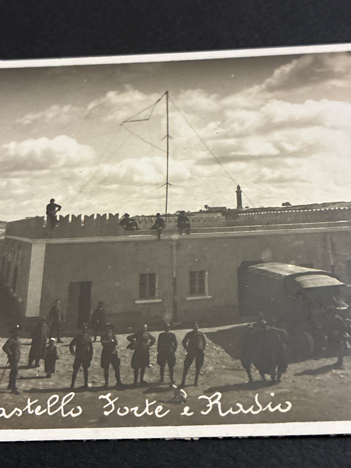 Foto Epoca Libia Garian Interno Del Castello Forte E Stazione Radio Con Soldati Autocarri E Timbri Ministero Colonie