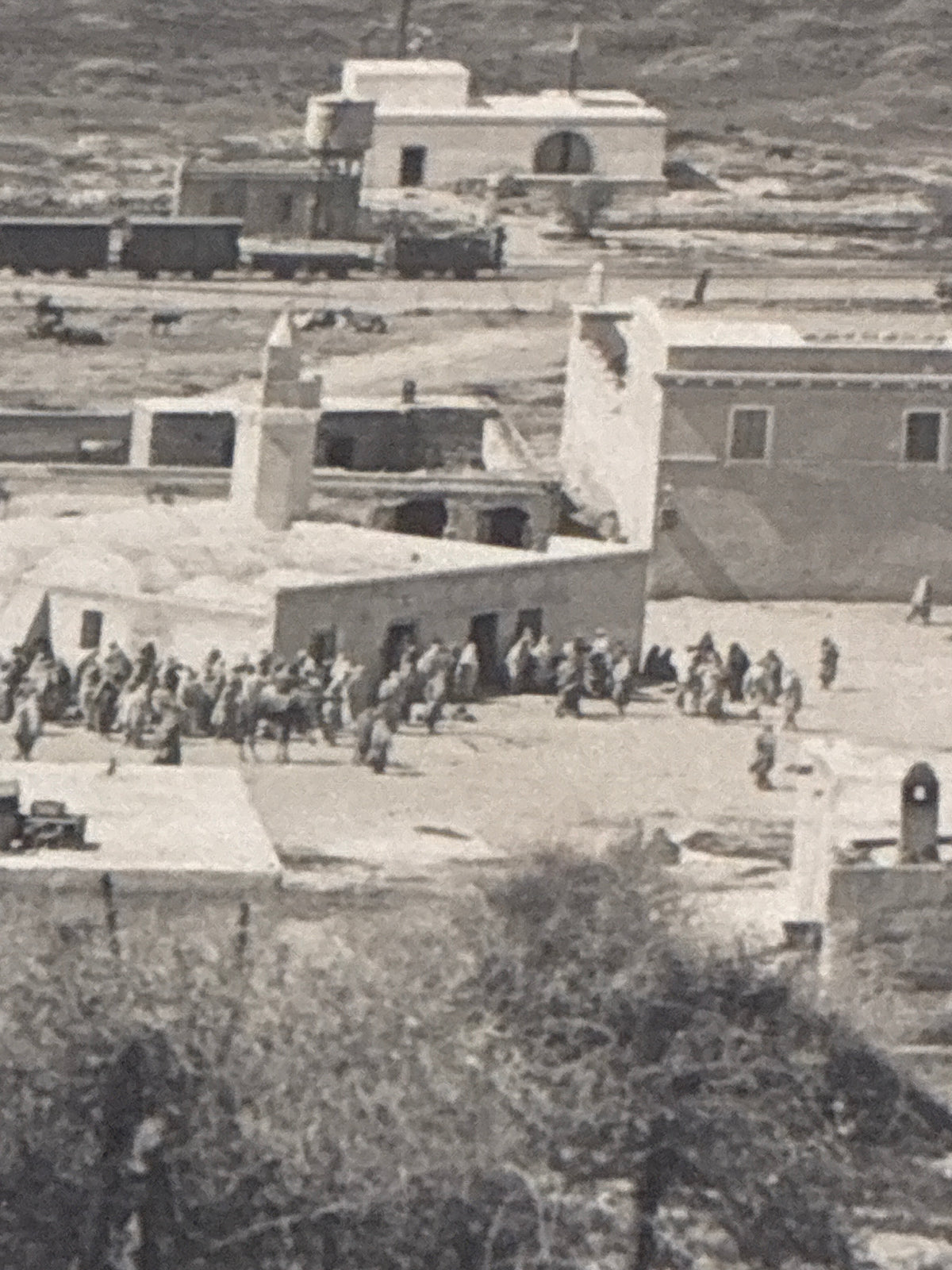 Cartolina postale italiana d'epoca coloniale del 1919 con veduta panoramica del fortino militare e del villaggio di Azizia in Libia.