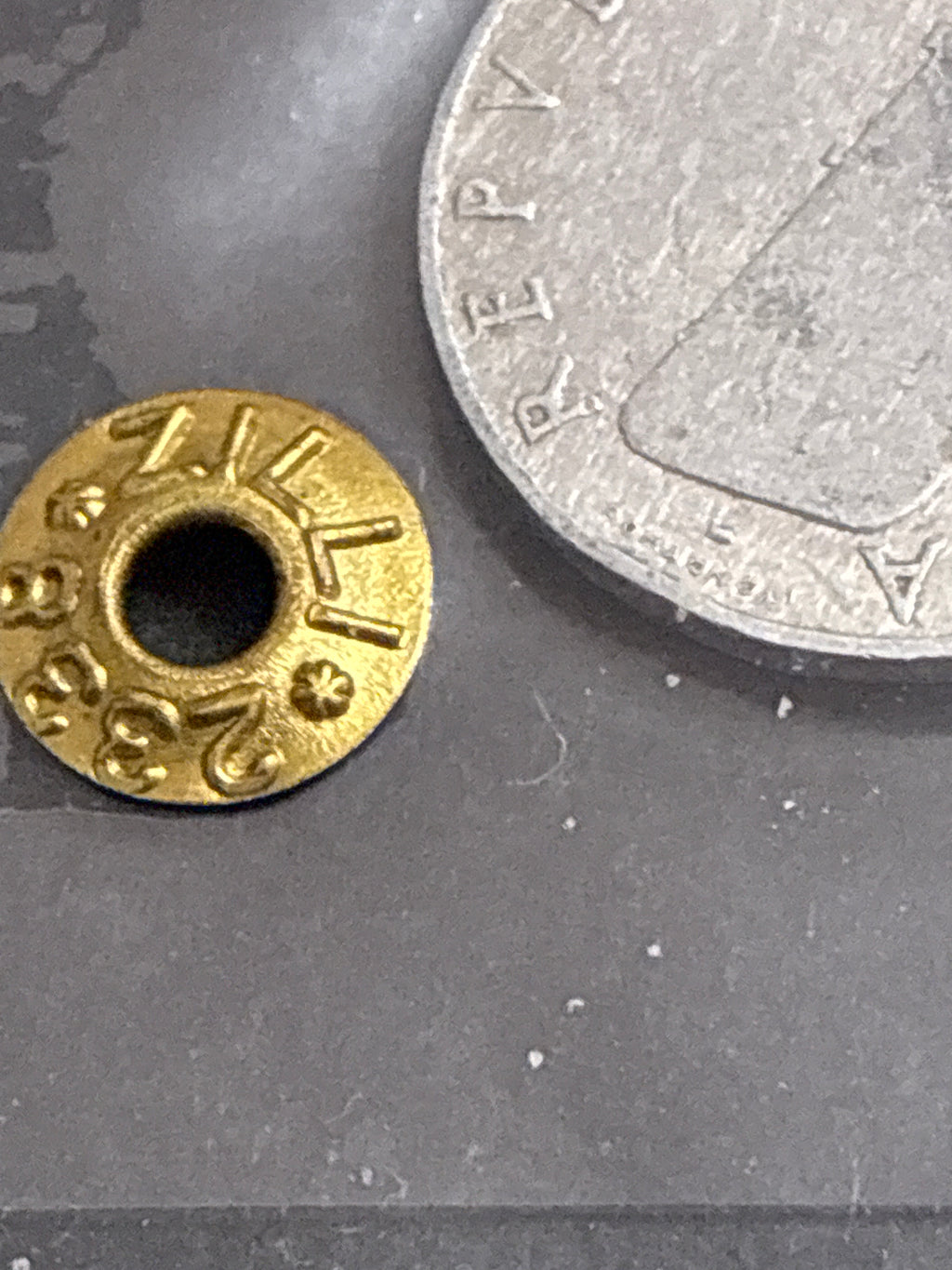 5 Lire 1967 "Delfino" – Variante Firma Distante dal Bordo, Rara, MB