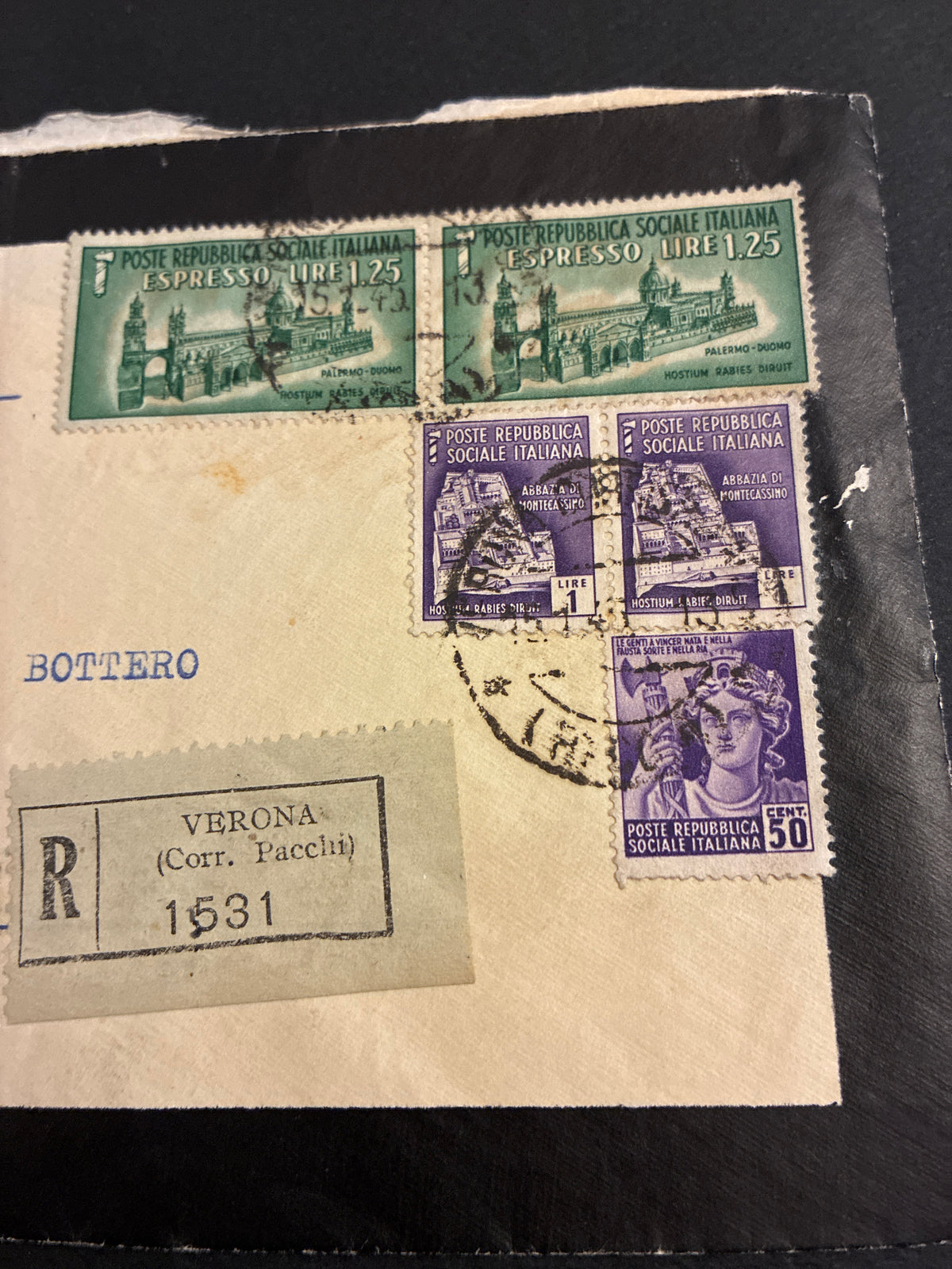 Repubblica Sociale Italiana: lettera raccomandata espresso da Verona a Genova del 2 aprile 1945 affrancata con due valori espressi da 1,25 Lire, due da 1 Lira e un 50 Centesimi della serie Monumenti Distrutti in esatta tariffa da 5 Lire