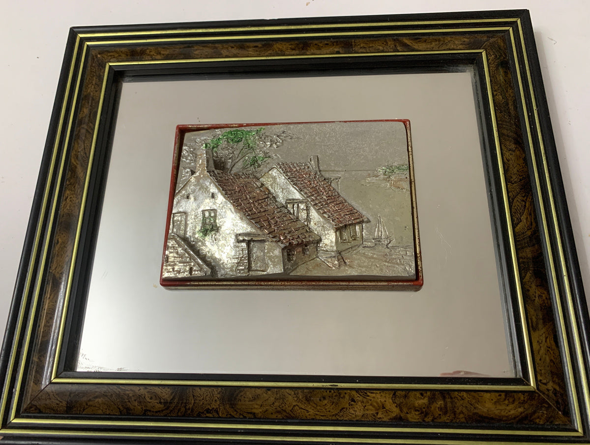 Quadro Specchio Con Bassorilievo Paesaggio In Cornice Radica E Oro Vintage