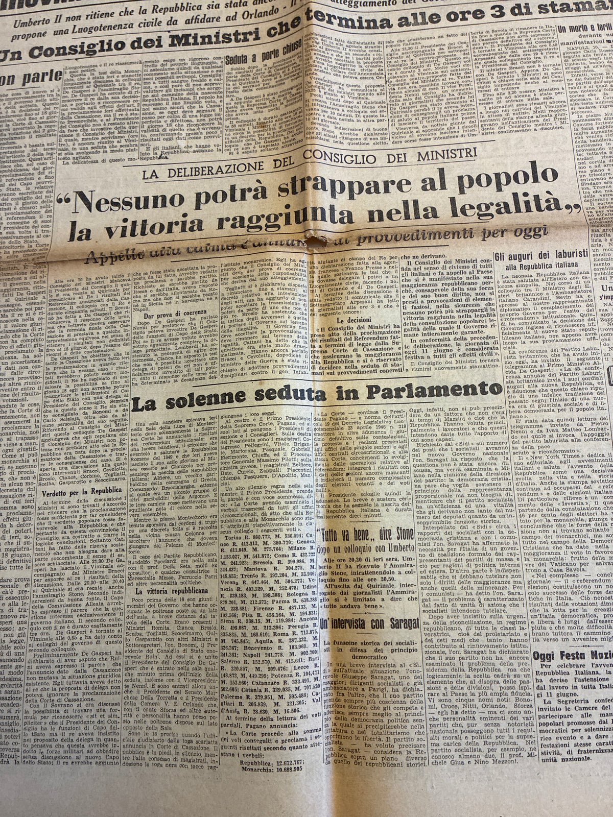 GIORNALE ORIGINALE 11 Giugno 1946 Il Momento - CRISI ISTITUZIONALE UMBERTO II DE GASPERI