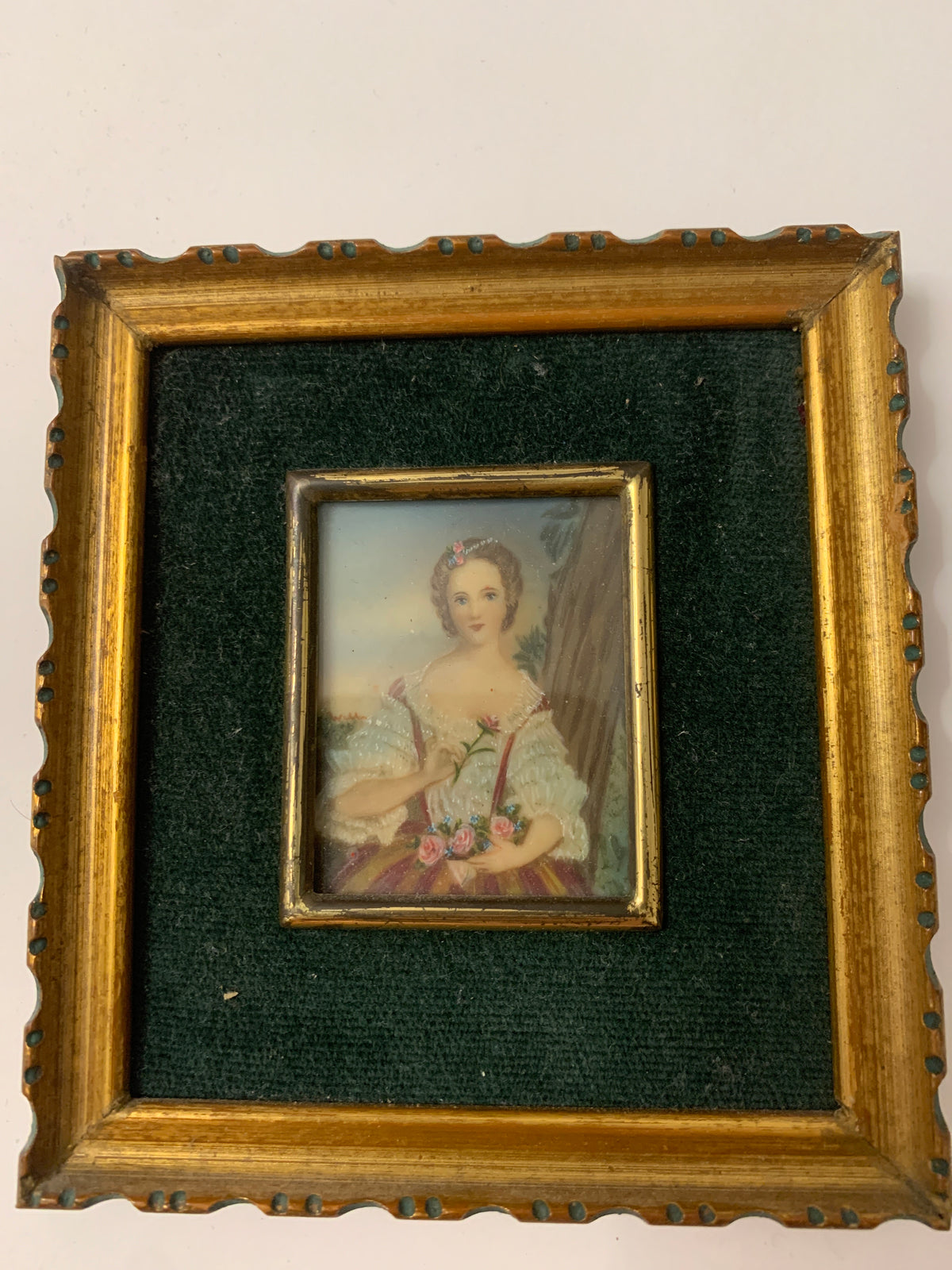 Quadretto Vintage Miniatura Ritratto di Dama con Cornice Dorata e Velluto Verde