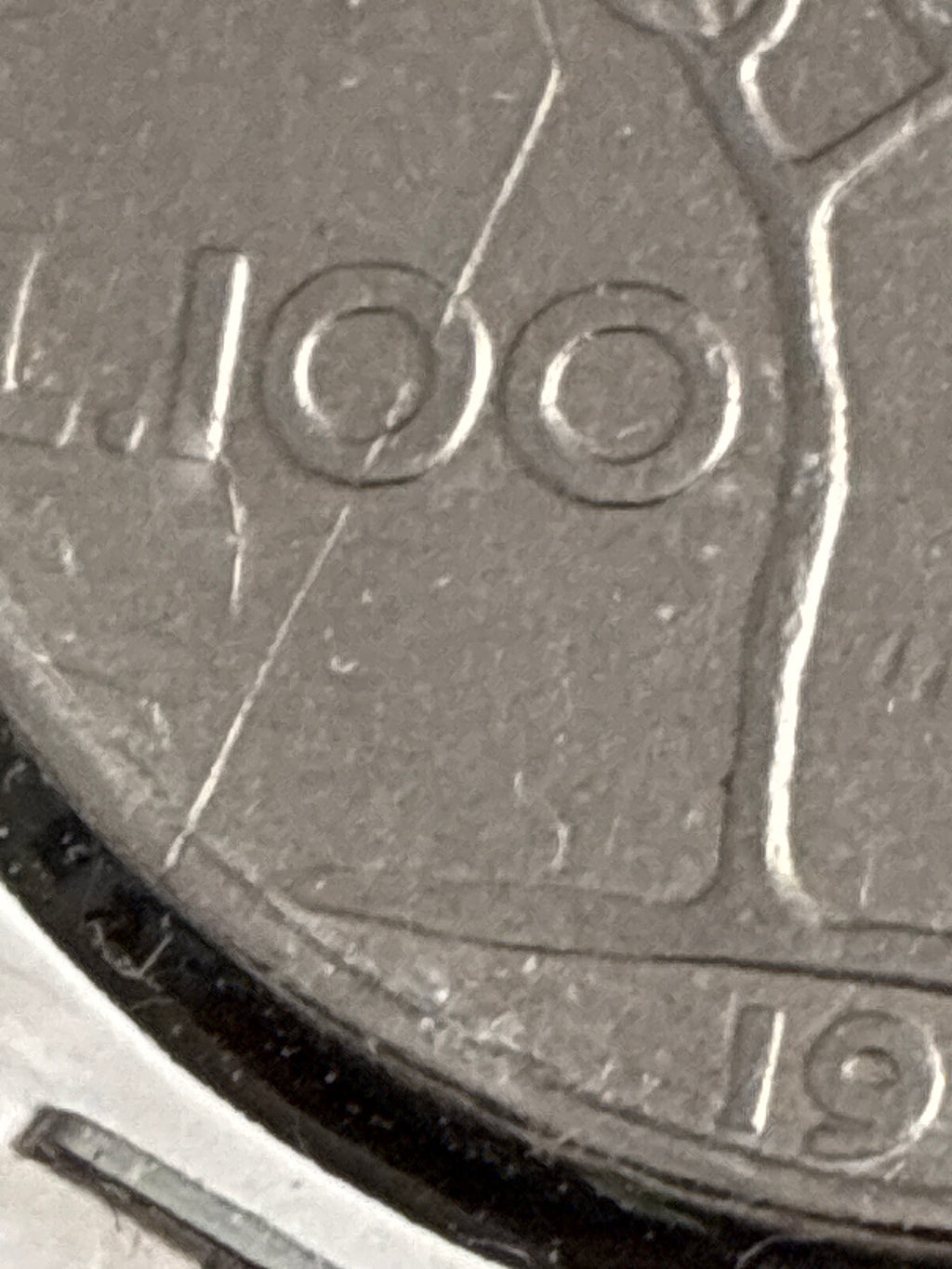 100 Lire 1971 Repubblica Italiana Minerva con errore di conio frattura sul tondello al rovescio