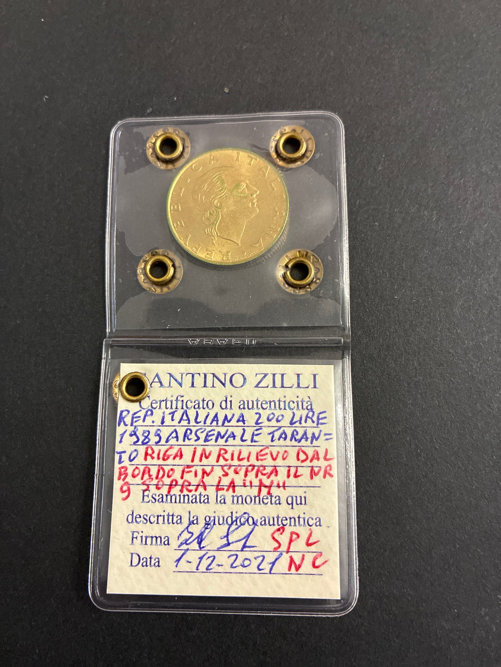 200 Lire Arsenale Taranto dell'89 Periziata con Errore di Conio Riga in Rilievo SPL