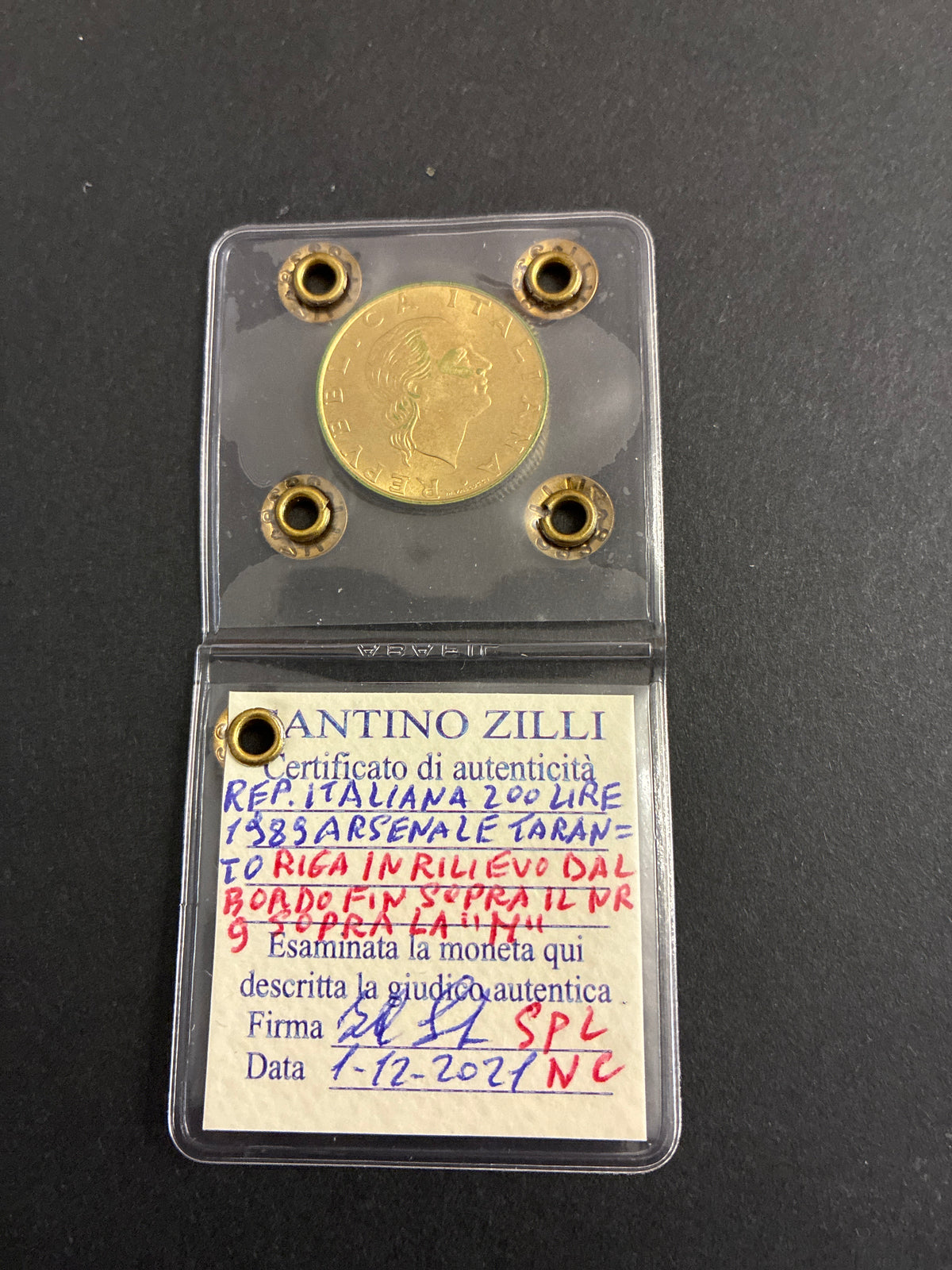 200 Lire Arsenale Taranto dell'89 Periziata con Errore di Conio Riga in Rilievo SPL