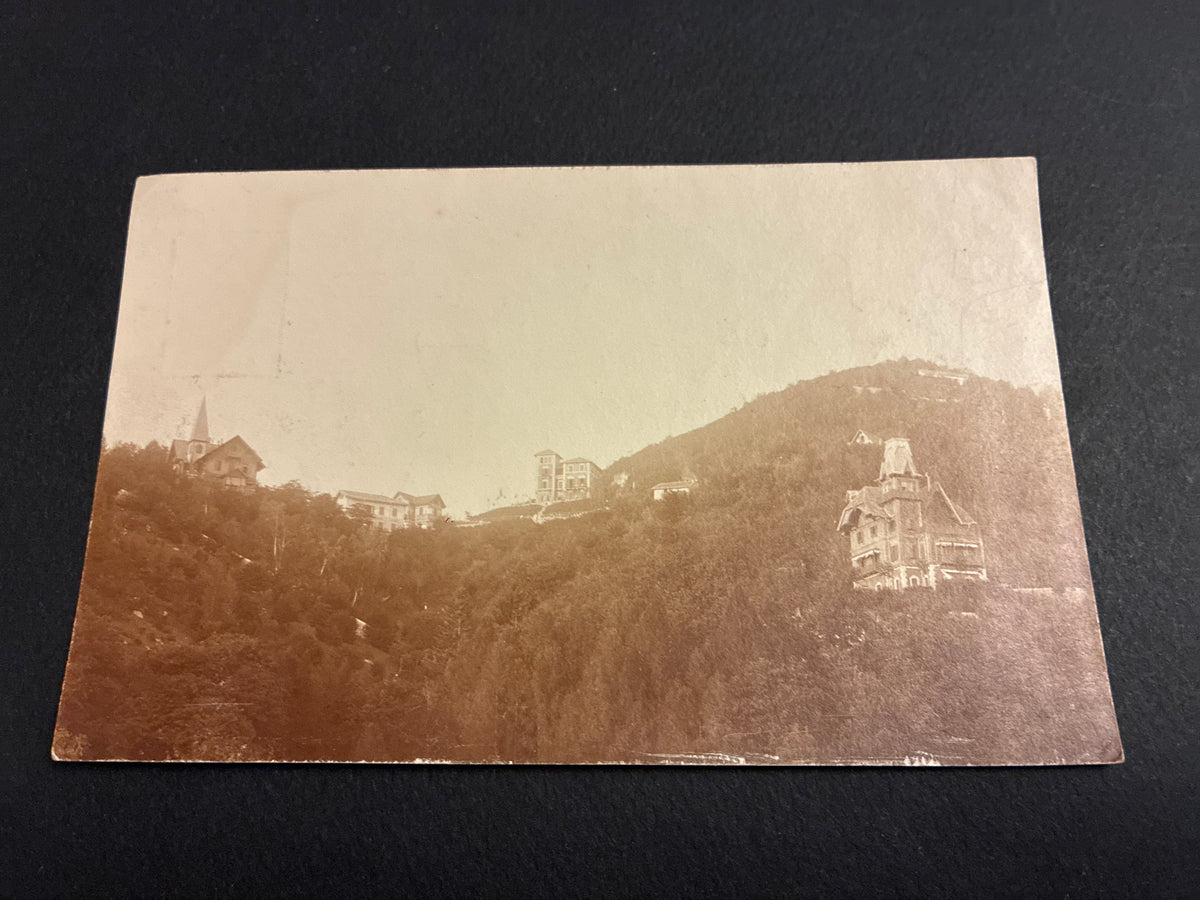 CARTOLINA EPOCA PRIMI 900 VEDUTA MONTAGNA CON CHIESA E CHALET VALLE D'AOSTA