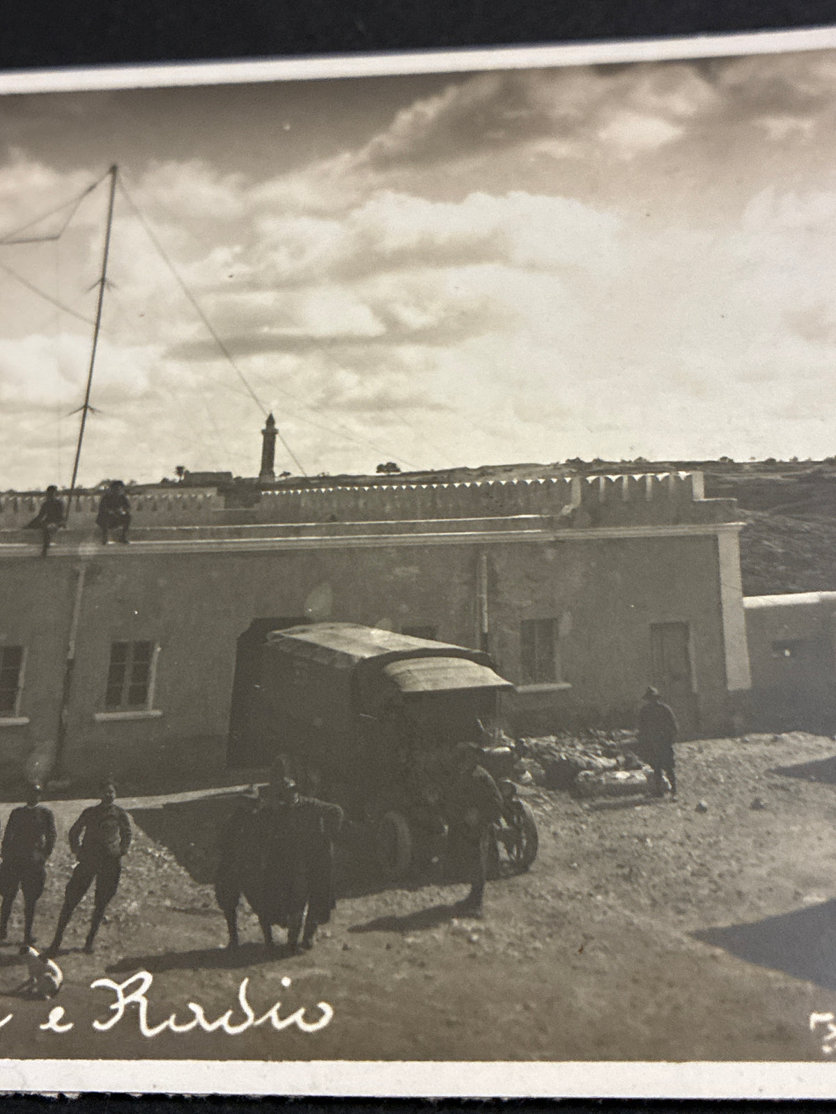 Foto Epoca Libia Garian Interno Del Castello Forte E Stazione Radio Con Soldati Autocarri E Timbri Ministero Colonie