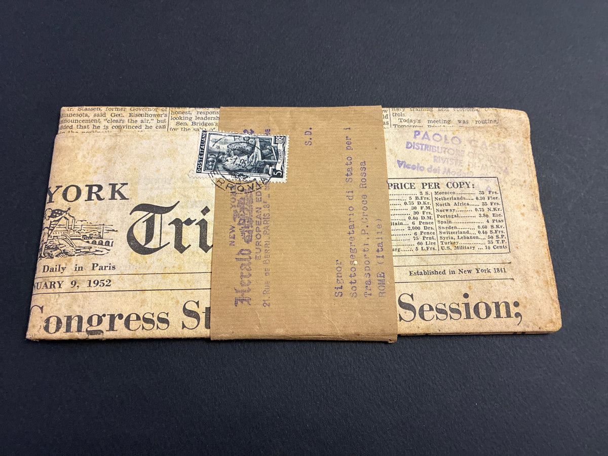 Fascetta postale del 1952 del New York Herald Tribune (Ediz. Europea) con eventi storici su Eisenhower e la Crisi Francese (Auriol) e francobollo "Italia al Lavoro" da 5 Lire