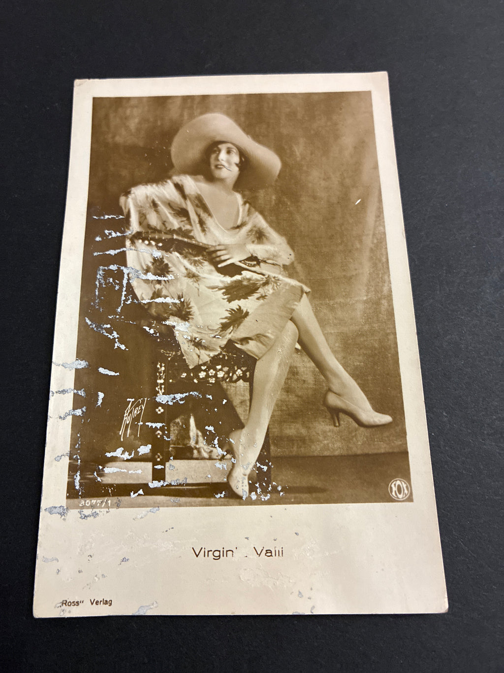 Cartolina Vintage Virginia Valli - Cinema Muto - Edizioni Ross Verlag / Ballerini e Fratini Firenze (1928)