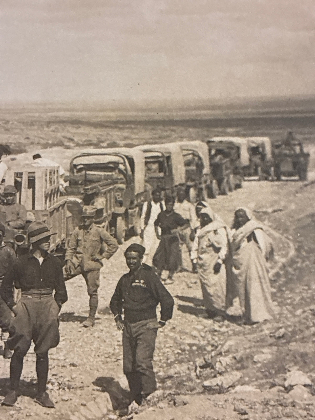 CARTOLINA MILITARE REGIO ESERCITO IN LIBIA CON AUTOCARRO FIAT 15 TER NUMERATO