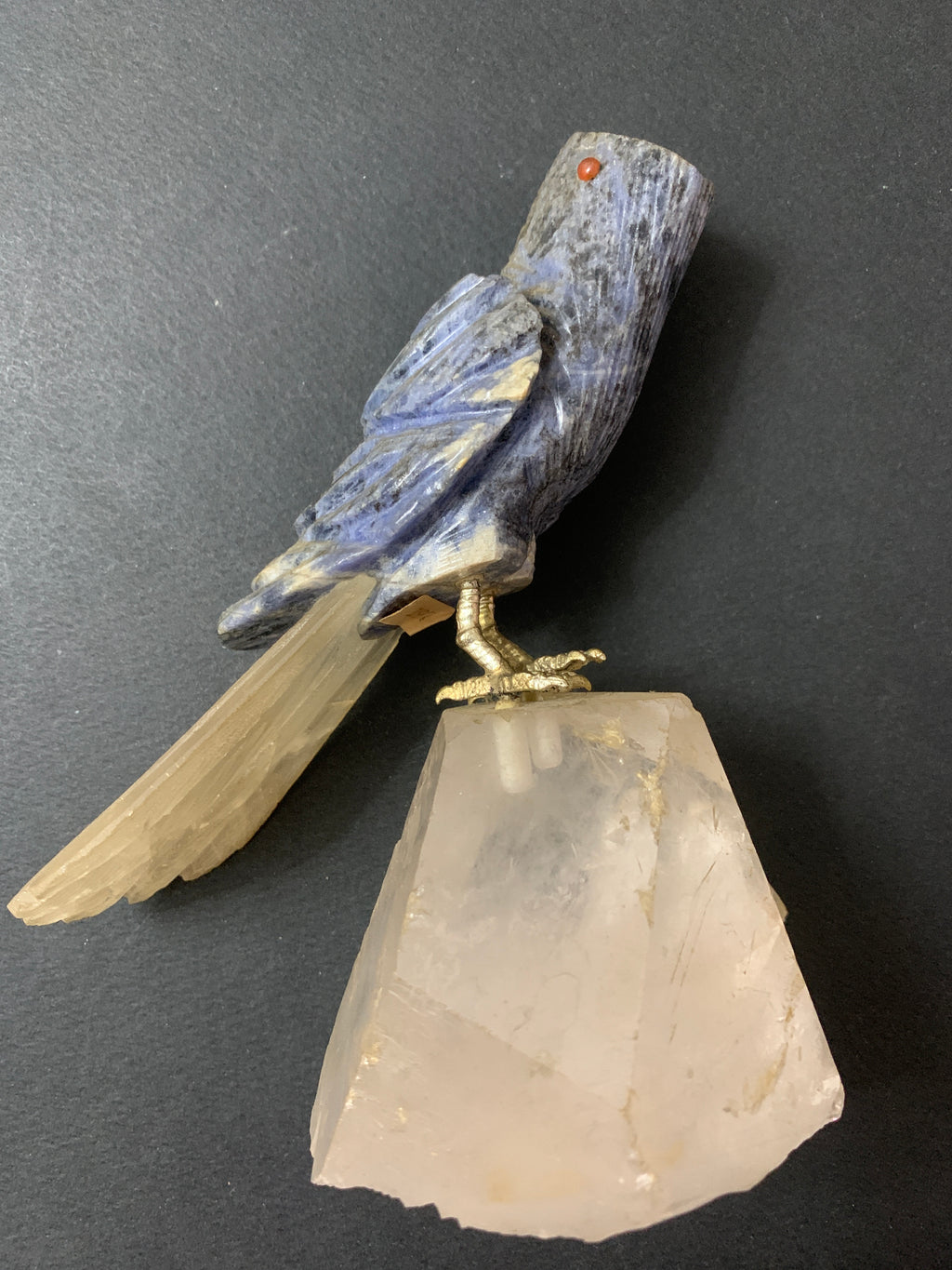 Scultura Uccello in Pietra Dura (Sodalite/Quarzo) su Base di Cristallo di Quarzo Naturale - Vintage
