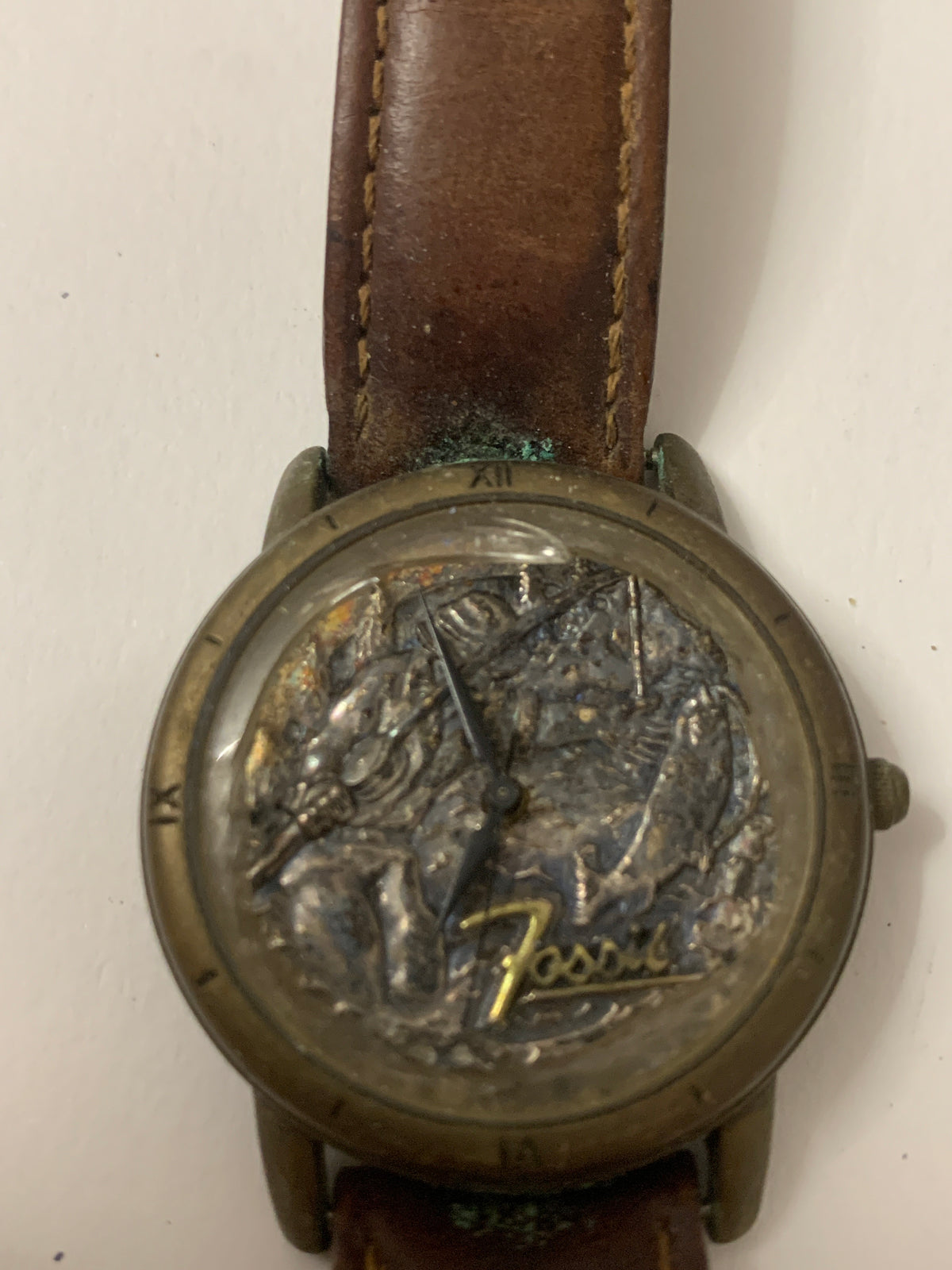 Orologio Fossil Vintage Tema Pesca Quadrante in Rilievo con Cinturino in Pelle