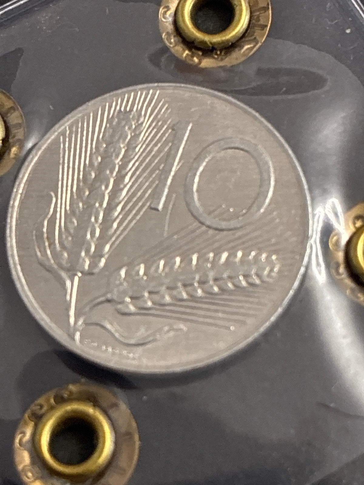 10 Lire Spiga dell'81 Periziata con Errore di Conio Asse Ruotato 45°