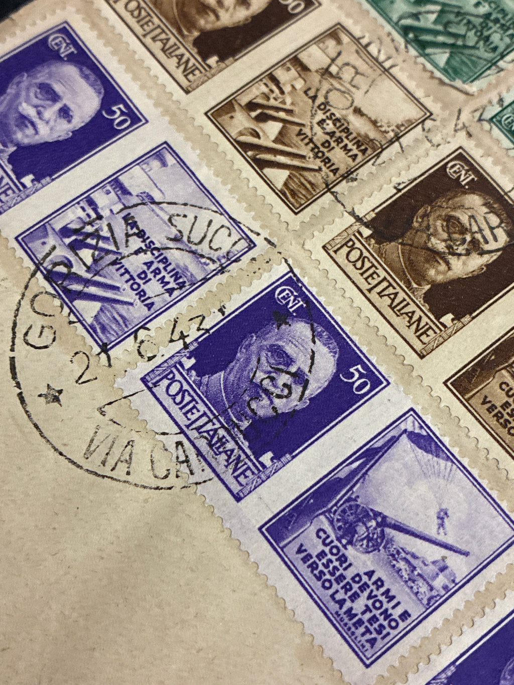Busta filatelica del 1943 da Gorizia affrancata con serie Imperiale e propaganda bellica Fratellanza d'Armi italo-tedesca.