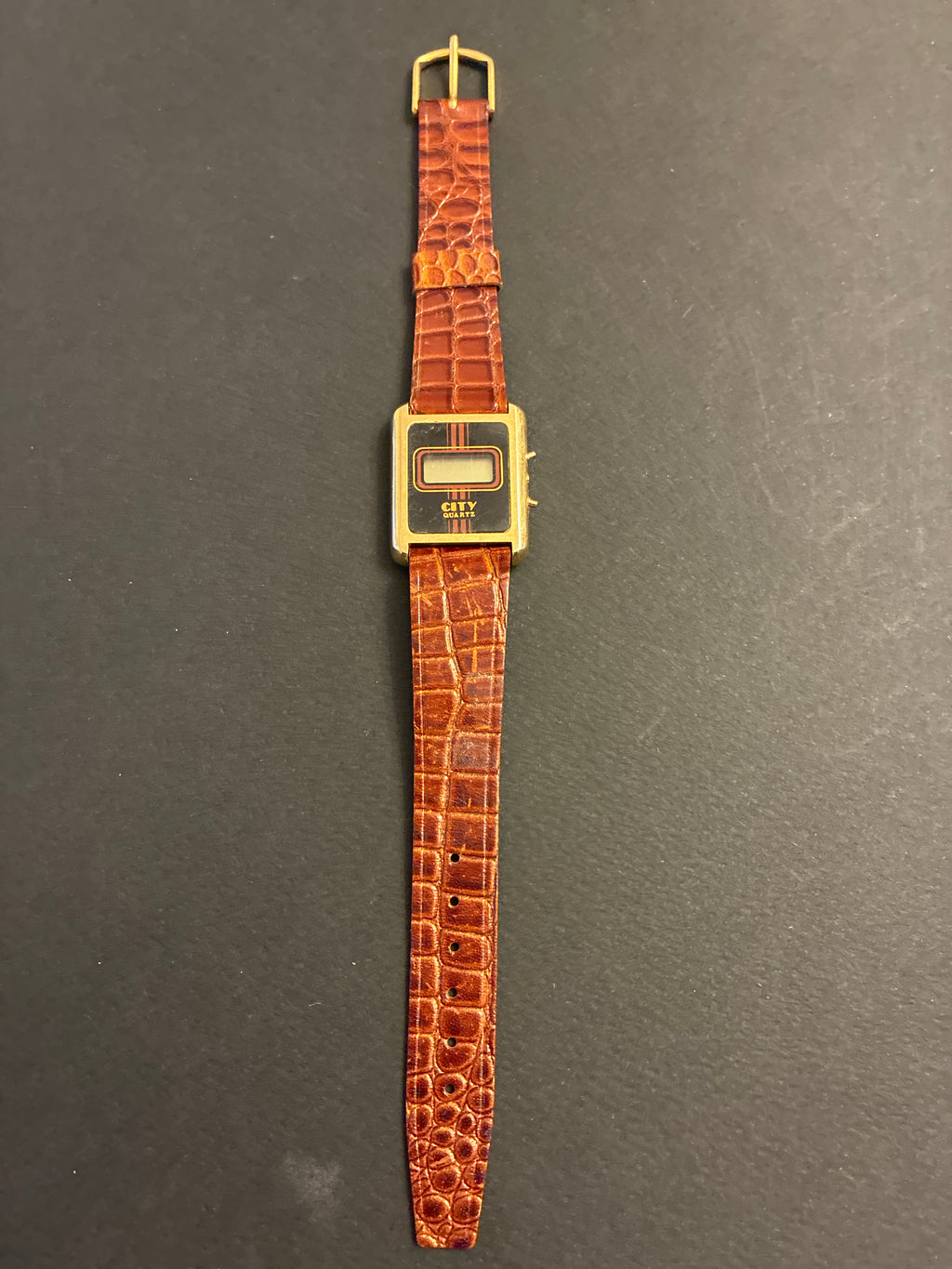 Orologio Digitale LCD Vintage City Quartz Anni Ottanta Da Collezione Ricambi Non Funzionante