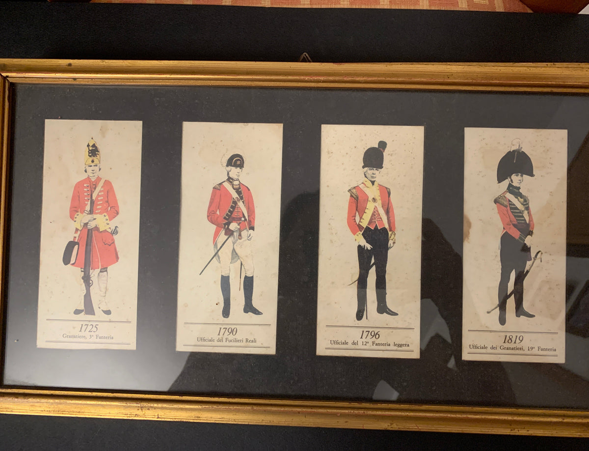 Serie di 3 quadri con stampe di uniformi militari storiche (1725-1863)